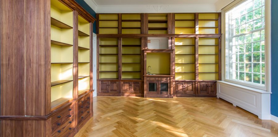 Bibliotheekkast in stijlkantoor