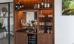 Barmeubel in notenhout