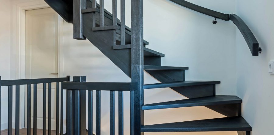 Black Beauty in rubberhout